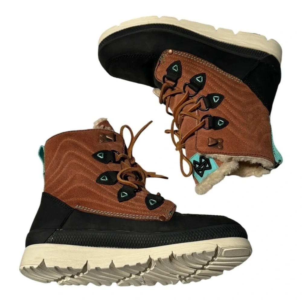 MANITOBAH Mukluks Mesa Waterproof Lined Winter Boots Shearling Lined Size 9.5